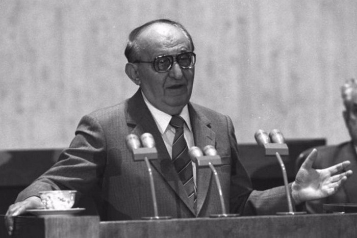 Осем бивши български премиери освен Бойко Борисов са били арестувани